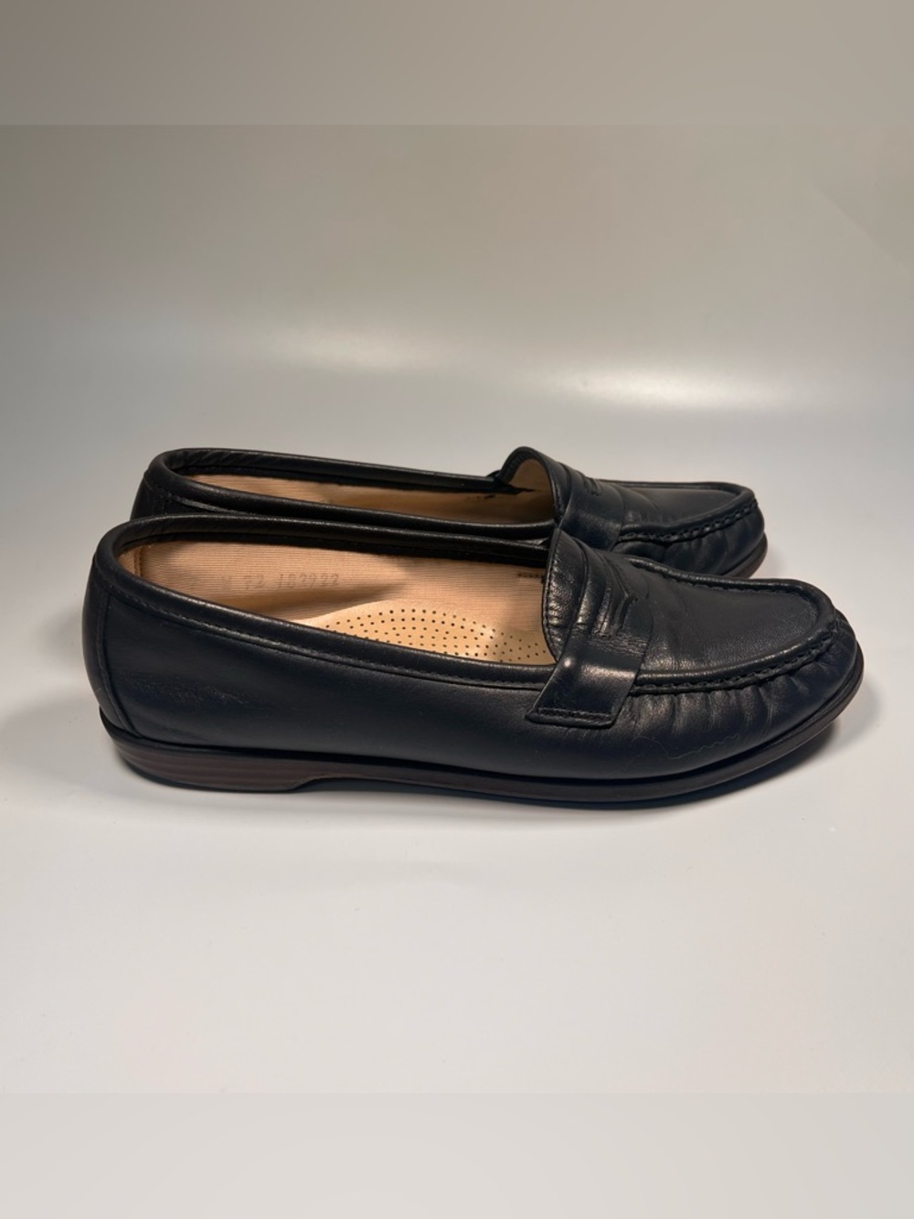 SAS Women’s Navy leather Flats Penny Loafers Tripad Comfort Shoes Size 7W